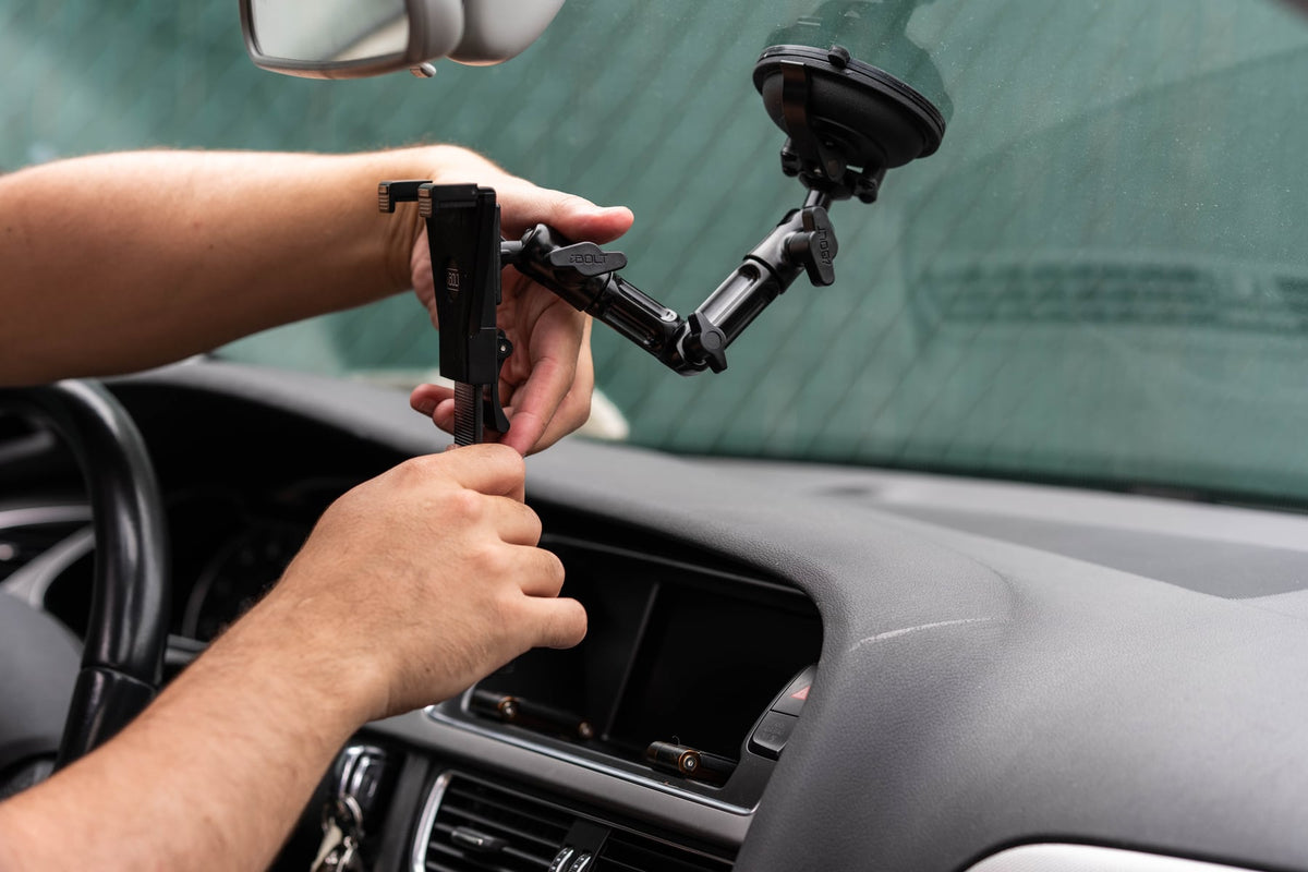 iBOLT device mounting setup inside a commercial vehicle