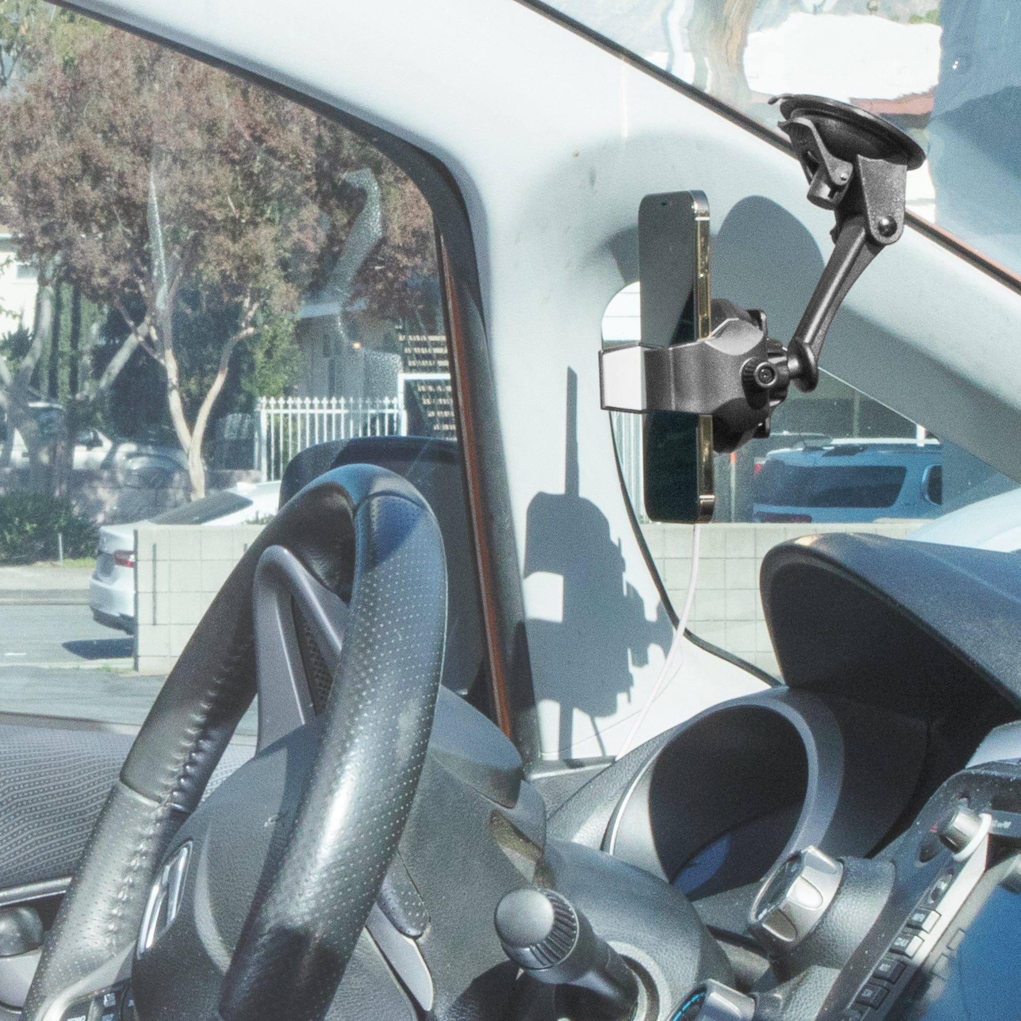 iBOLT SafeMag Suction Cup Mount- Compatible with Qi, MagSafe and Wireless charging pucks