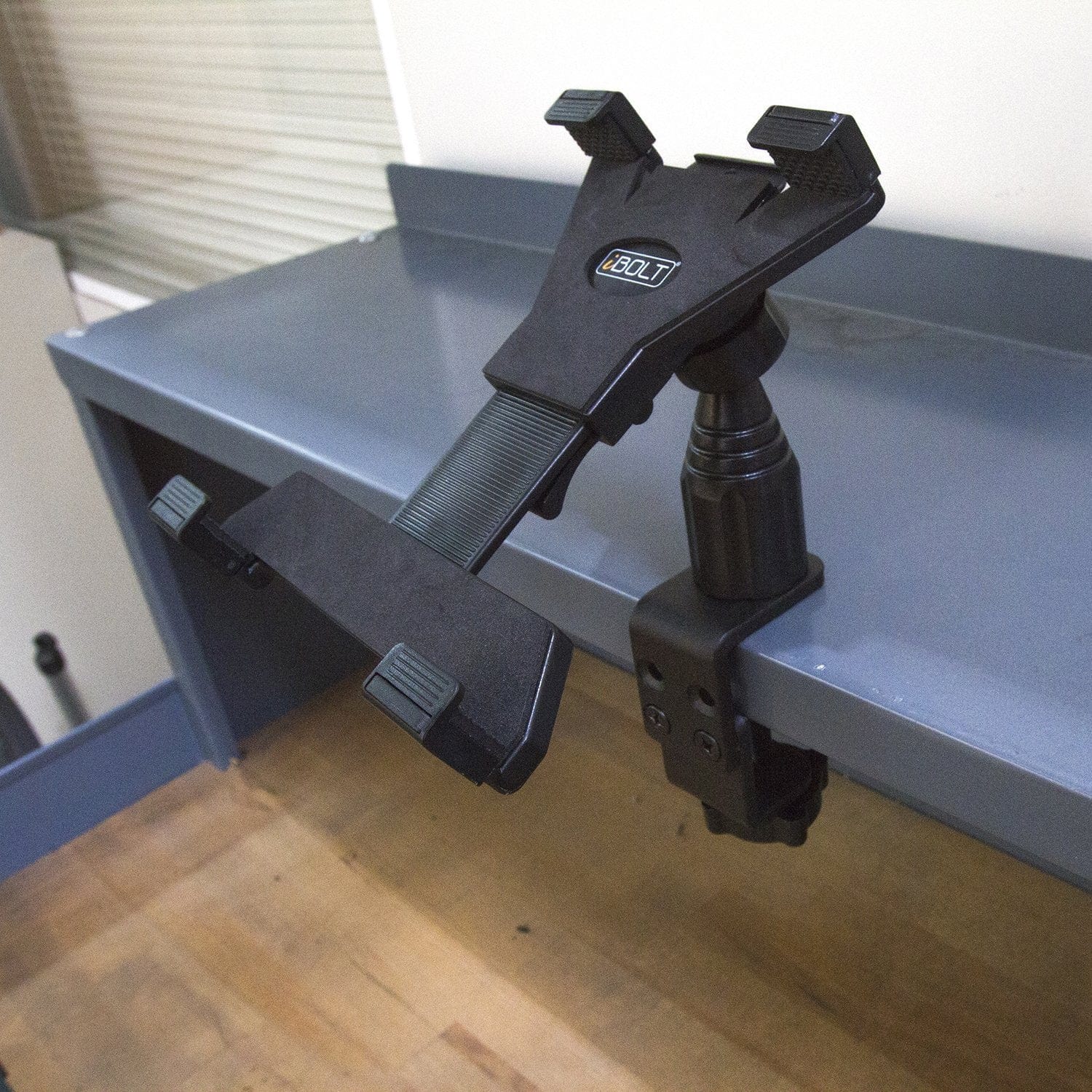 iBOLT™ Tabdock™ Clamp