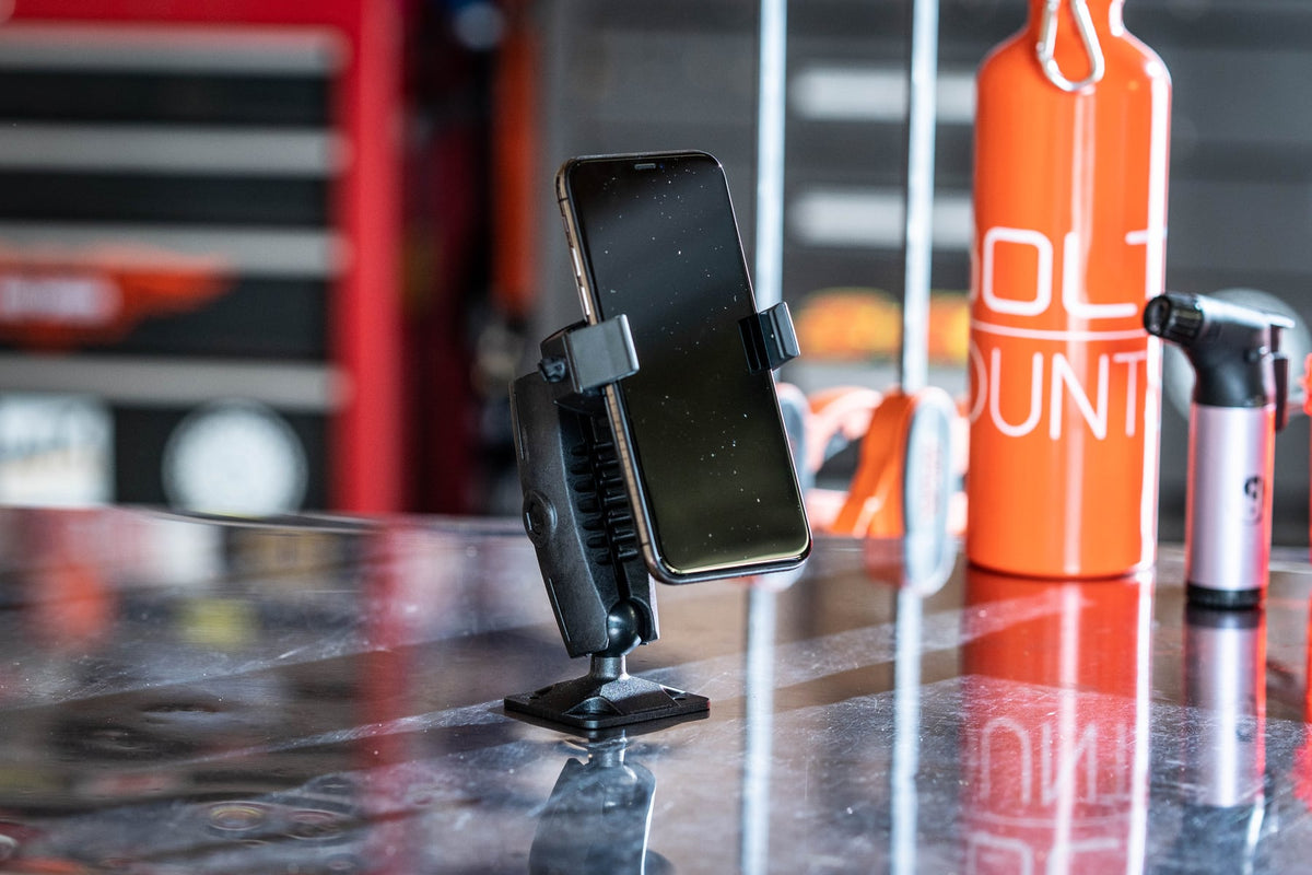 iBOLT device mounting setup inside a commercial vehicle
