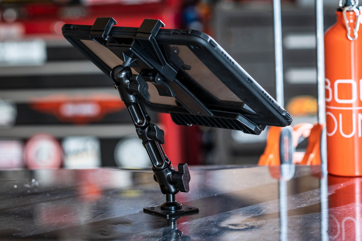 iBOLT device mounting setup inside a commercial vehicle