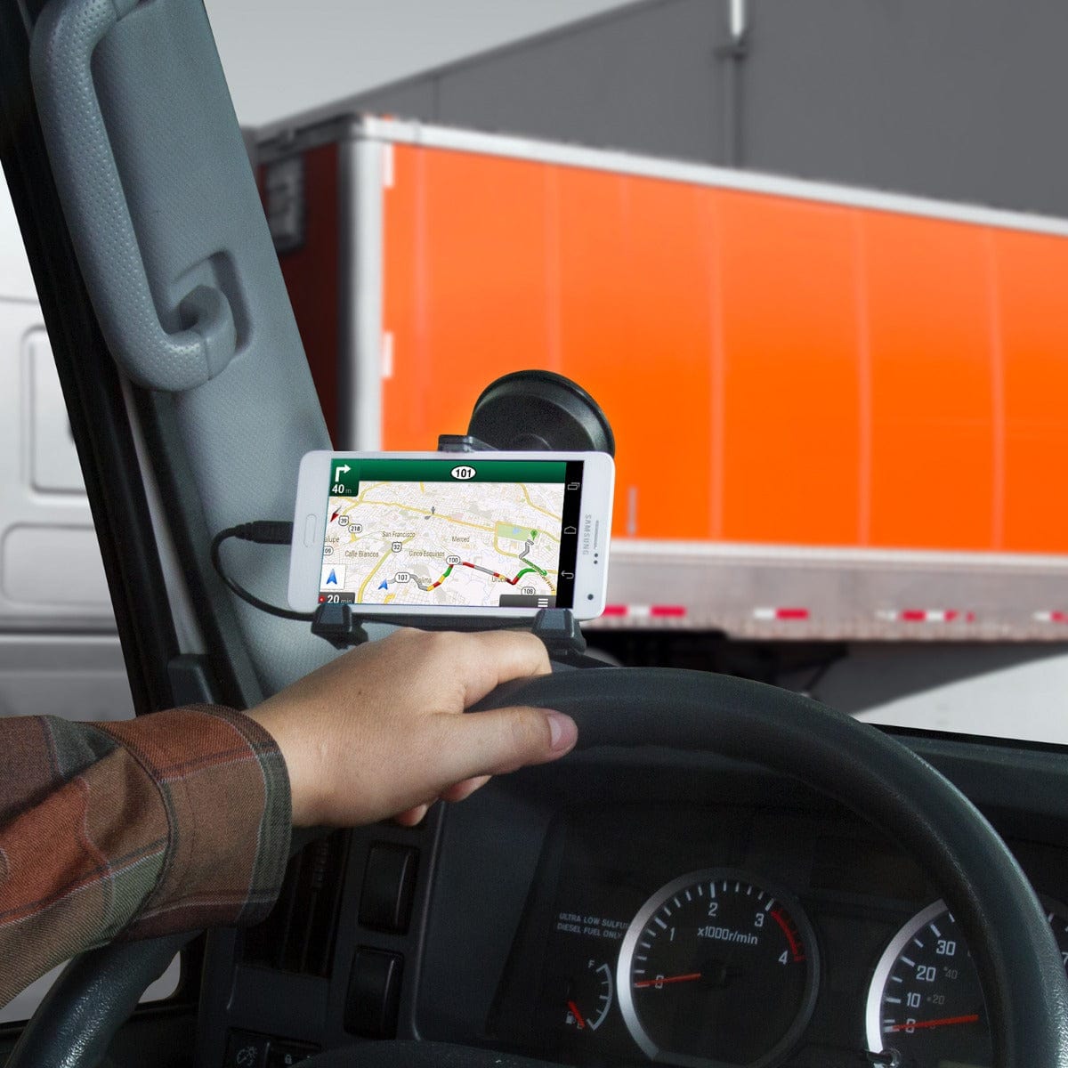 Why Delivery Drivers Need a Commercial-Grade Phone Mount