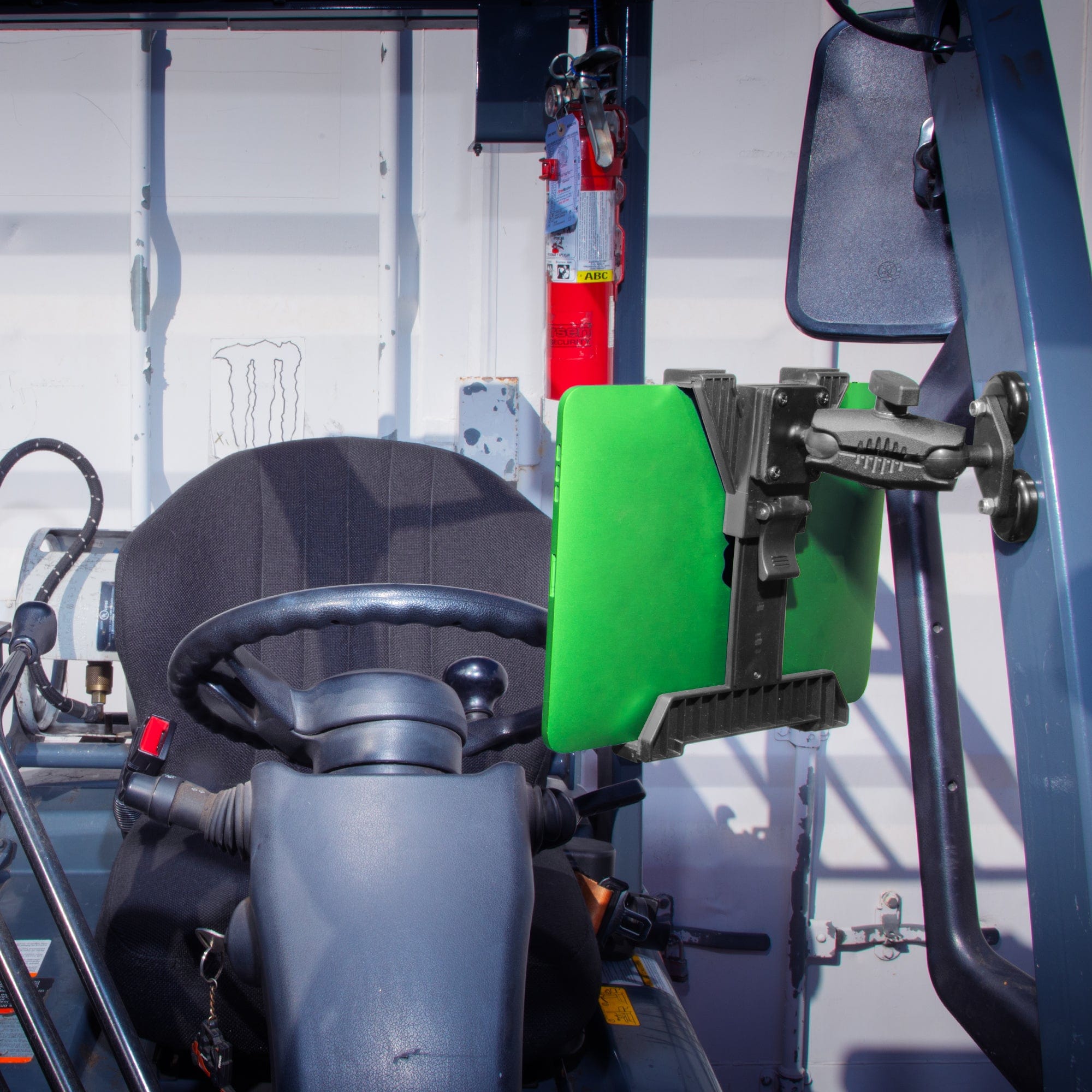 iBOLT Mounts iBOLT TabDock BizMount dualMag Low-Profile Strong Magnetic Mount for 7 to 10 inch Tablets